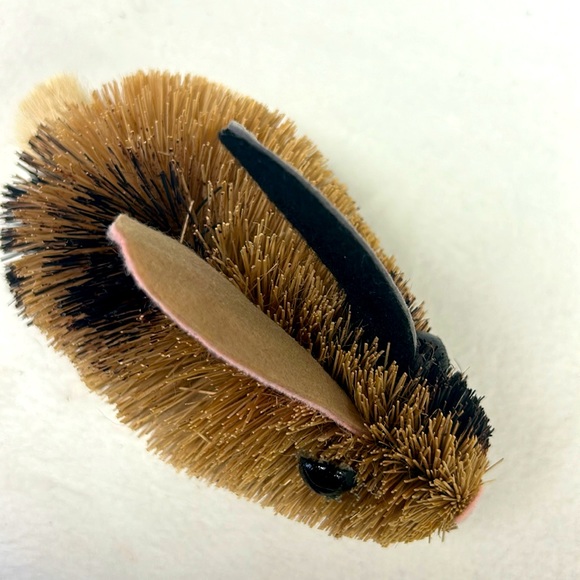 Retro style set of two bottle brush rabbit home/Easter decor - Picture 4 of 16